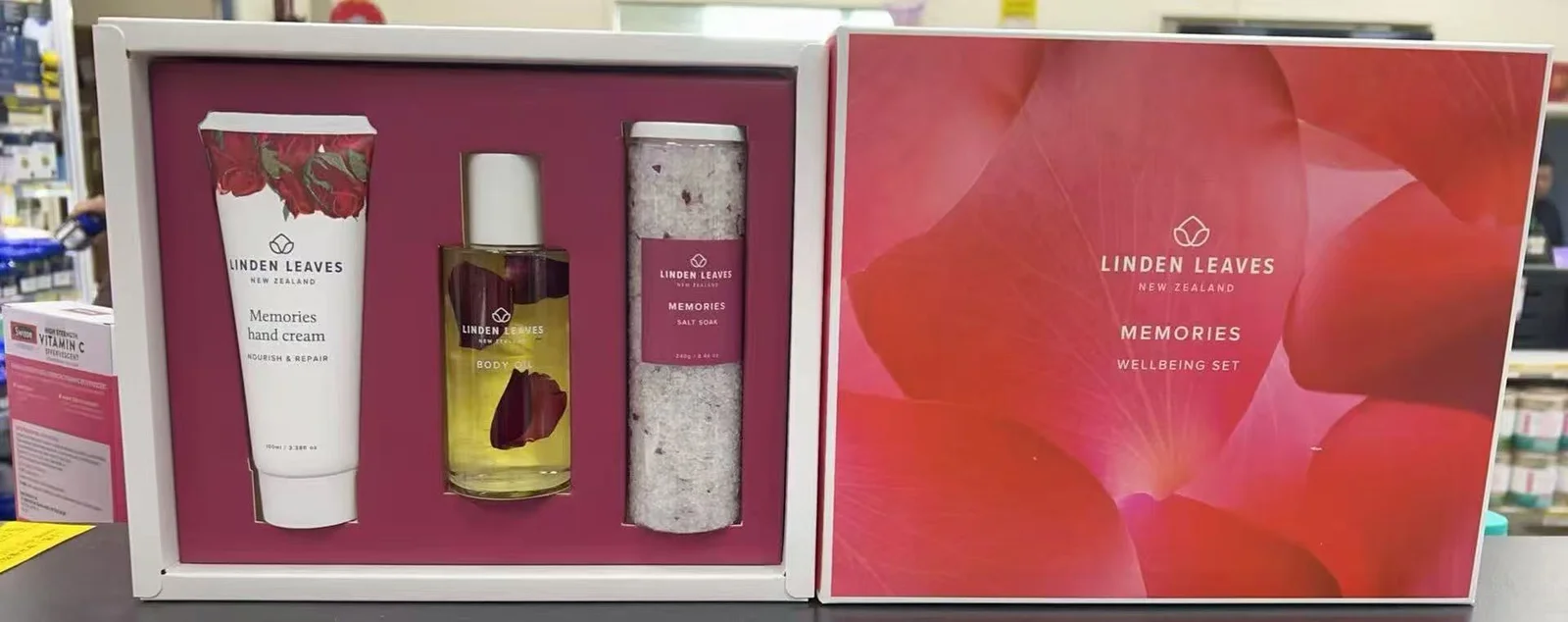 Linden Leaves Memories 套装(玫瑰身体油100ml+玫瑰手霜100ml+玫瑰浴盐240g)