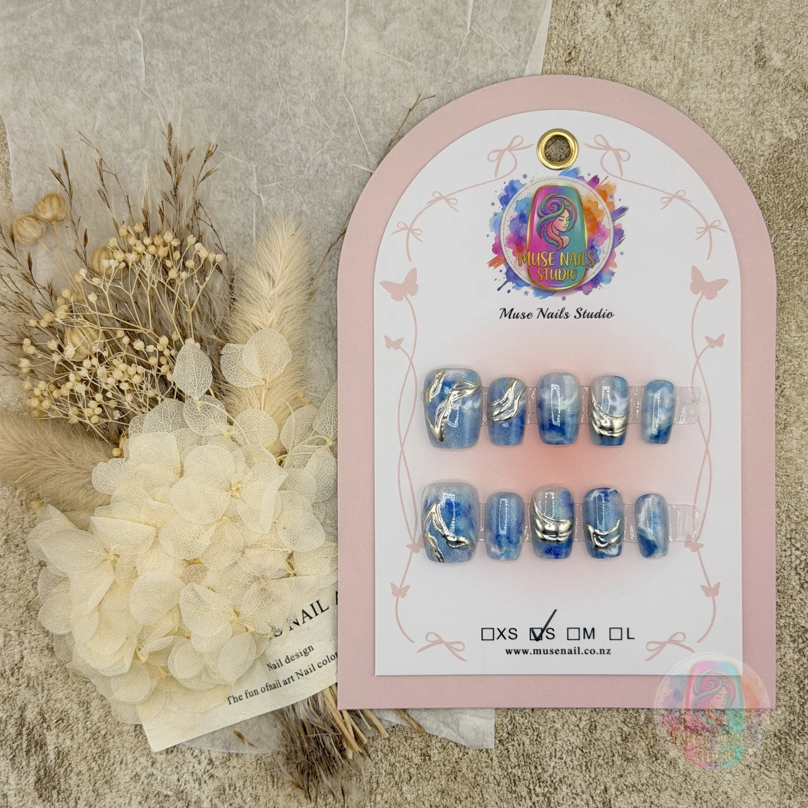 Ocean‑Blue Nebula Gold‑Fluid | Blue Cat-Eye Gold Line Press-On Nails